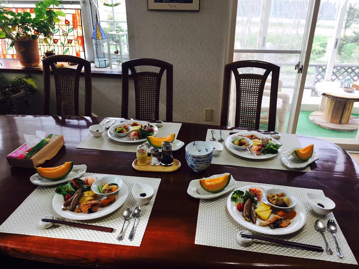 Natsumi No Sato Hotel Biei Ngoại thất bức ảnh